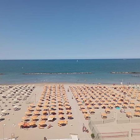 Hotel Salsedine " 5 Mt From The Beach ! " Rimini Exteriér fotografie
