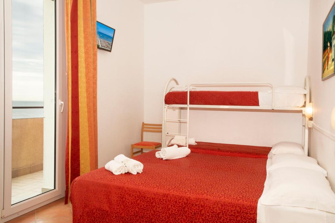 Hotel Salsedine " 5 Mt From The Beach ! " Rimini Exteriér fotografie