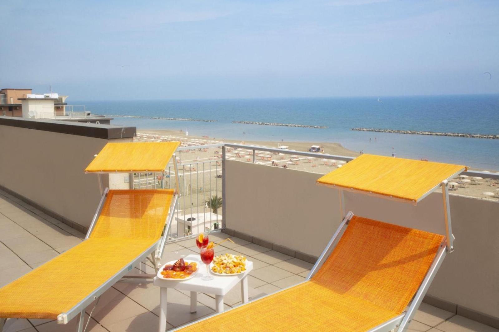 Hotel Salsedine " 5 Mt From The Beach ! " Rimini Exteriér fotografie