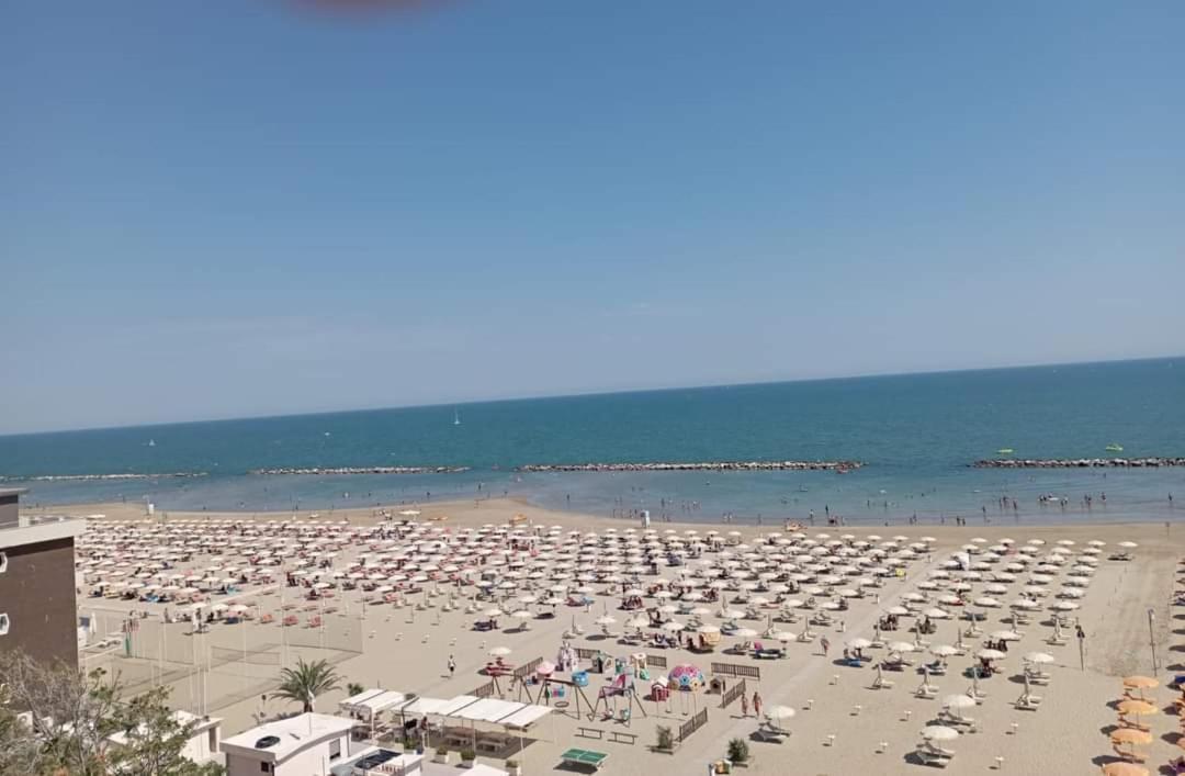 Hotel Salsedine " 5 Mt From The Beach ! " Rimini Exteriér fotografie