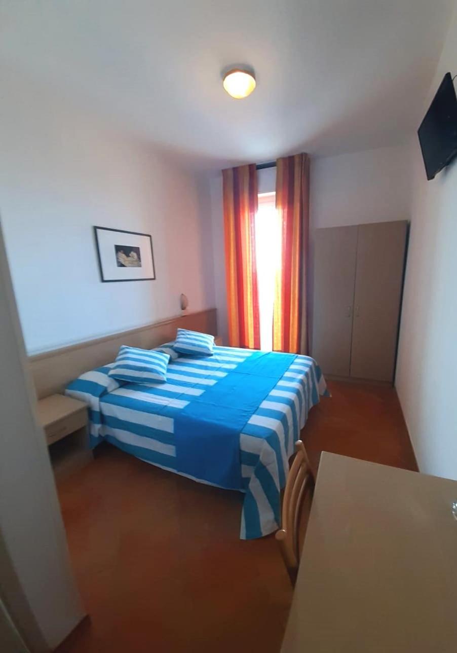 Hotel Salsedine " 5 Mt From The Beach ! " Rimini Exteriér fotografie