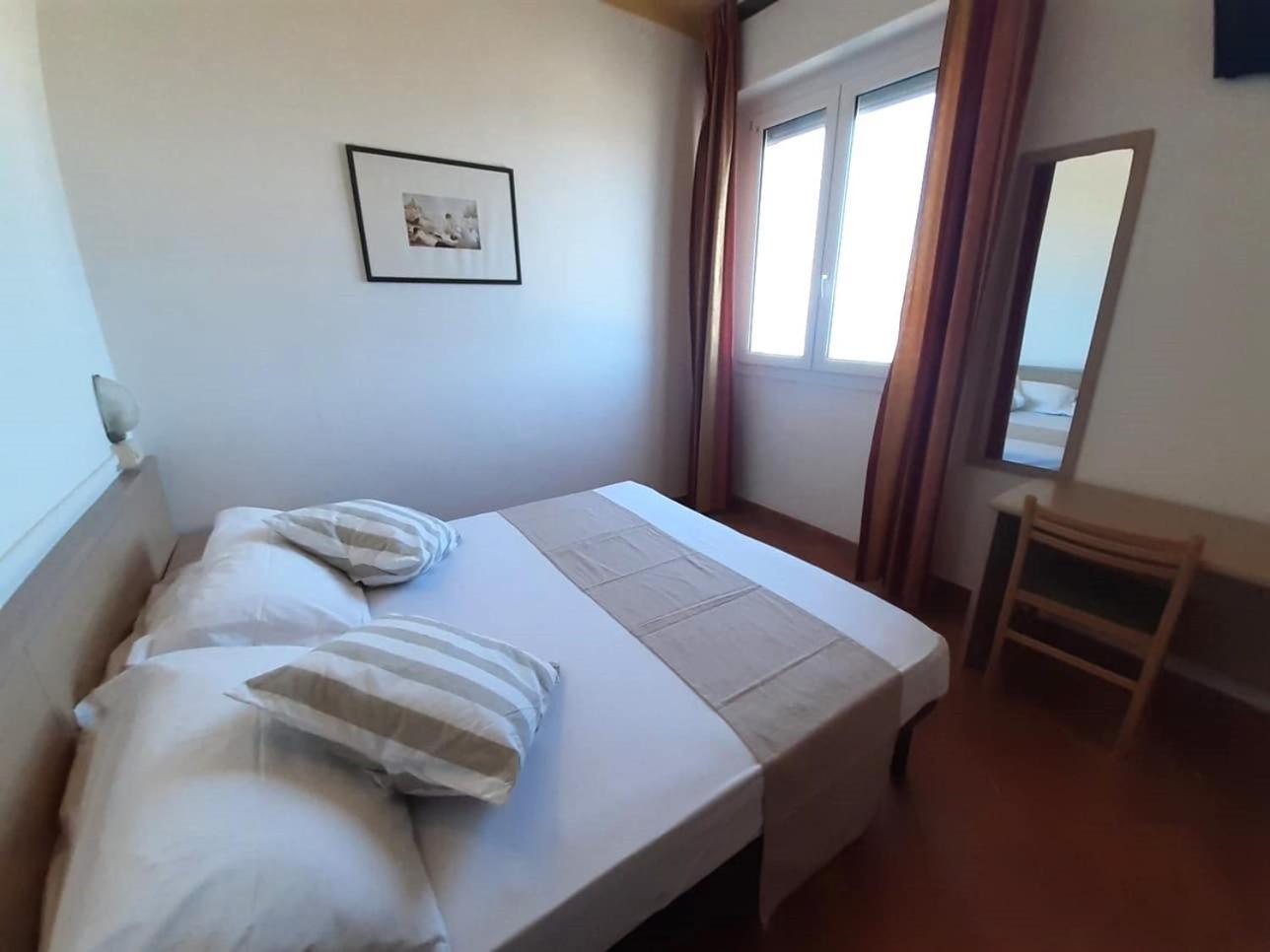 Hotel Salsedine " 5 Mt From The Beach ! " Rimini Exteriér fotografie