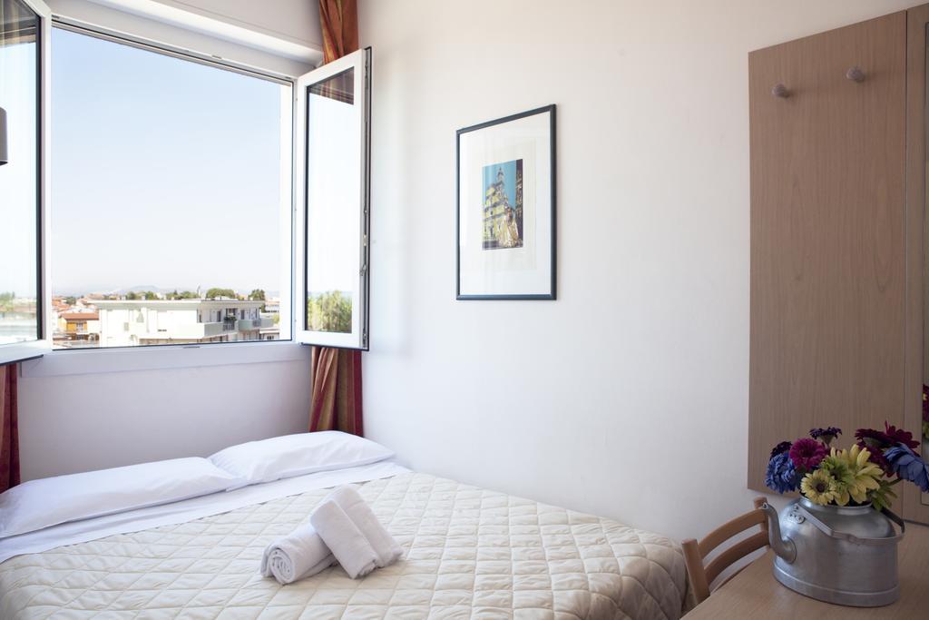 Hotel Salsedine " 5 Mt From The Beach ! " Rimini Exteriér fotografie