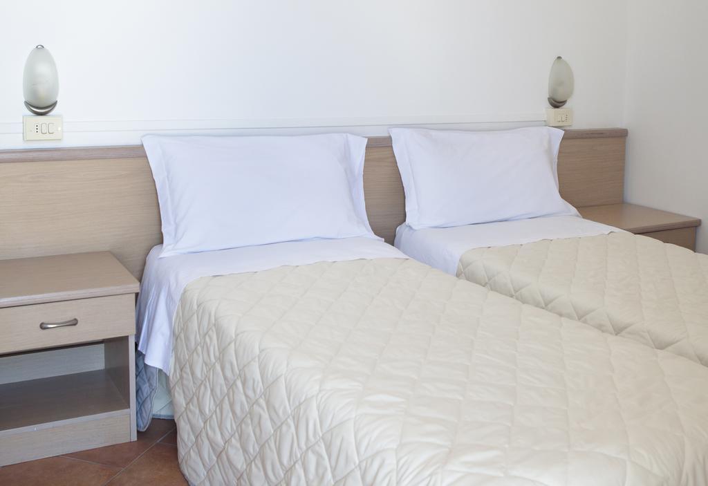Hotel Salsedine " 5 Mt From The Beach ! " Rimini Exteriér fotografie