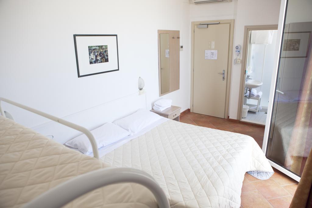 Hotel Salsedine " 5 Mt From The Beach ! " Rimini Exteriér fotografie
